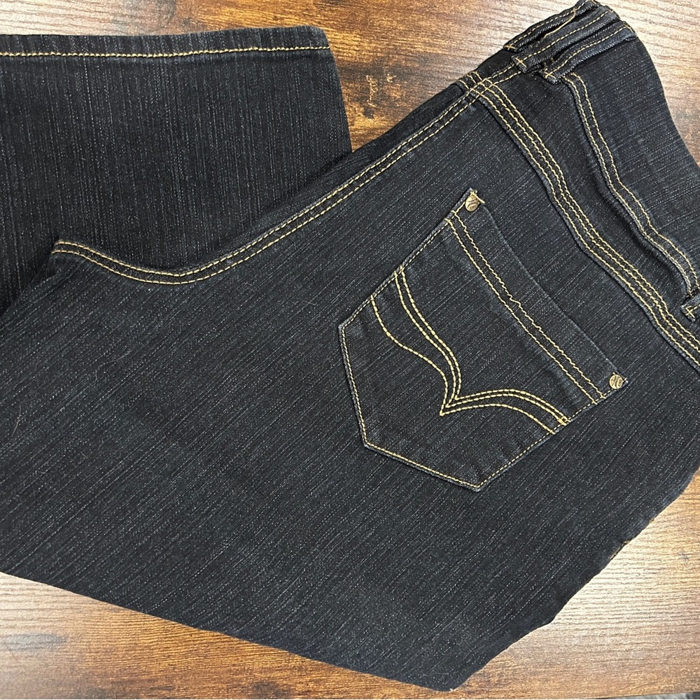 Pennington’s (d/c jeans) Petite Savvy Fit Denim Capri